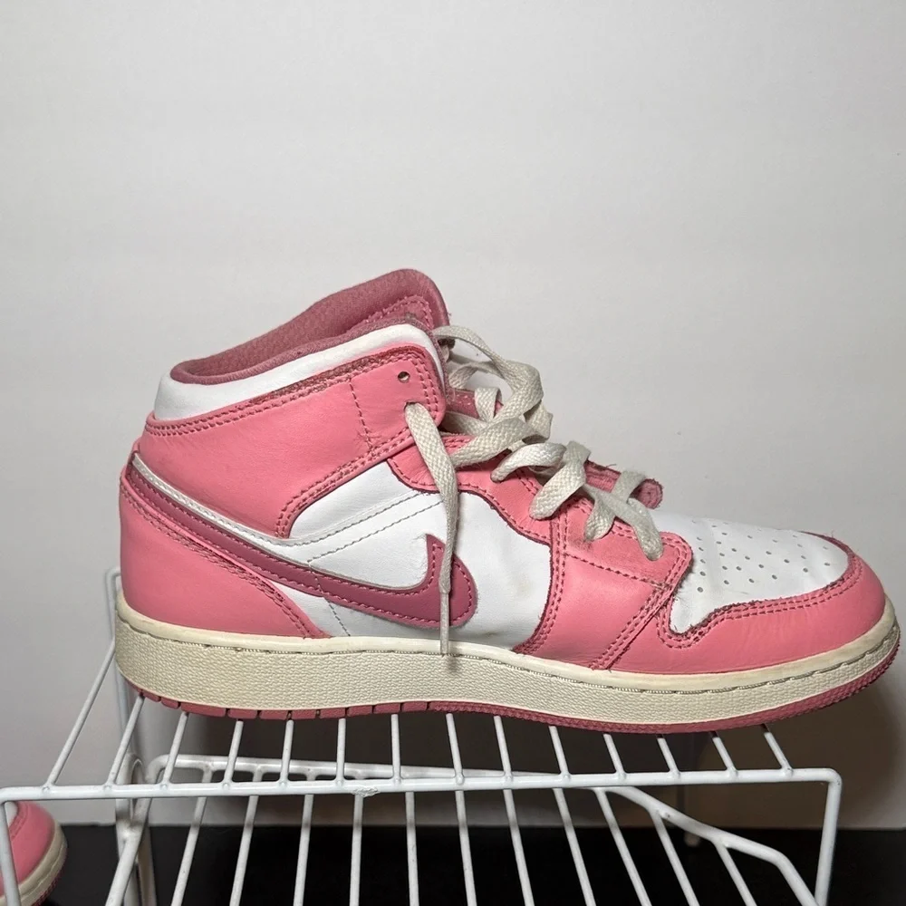 Nike Air Jordan 1 Mid Valentine's Day Kids Sneaker Size 5.5 Shoes Pink White